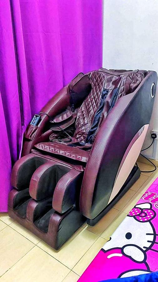 Homestay Delisha Parit Raja Uthm Esterno foto